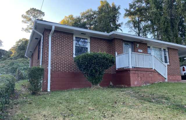 2145 Macon Dr SW photos photos