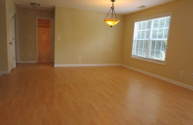 3 Bedroom House in Normaltown! Gallery 3