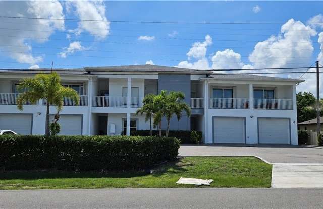 4425 SW Santa Barbara Place Gallery 1