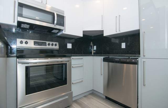 Nicely renovated 3 bed unit in Brookline photos photos