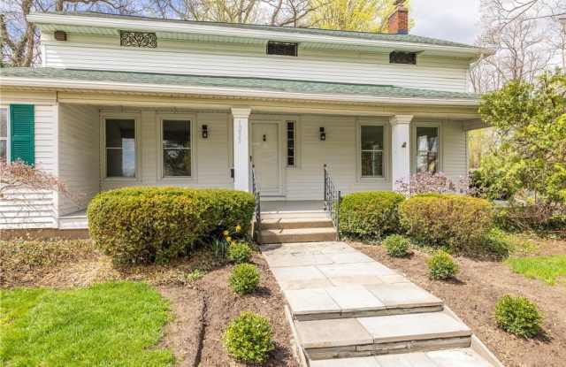 1253 Fairport Road Gallery 3