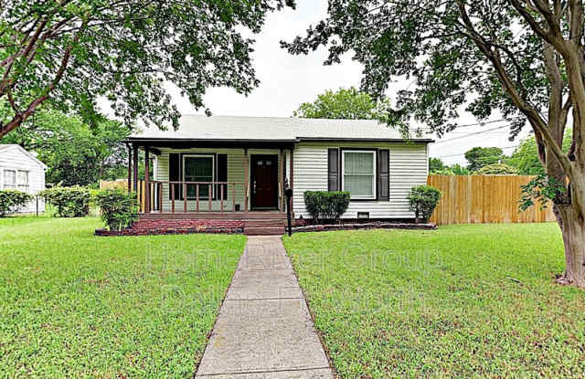 1000 W Russell Ave - 1000 West Russell Avenue, Carrollton, TX 75006