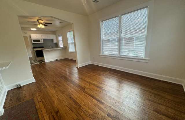 Adorable One bedroom One bathroom duplex located in Tulsa Near Mother Road Market Gallery 3