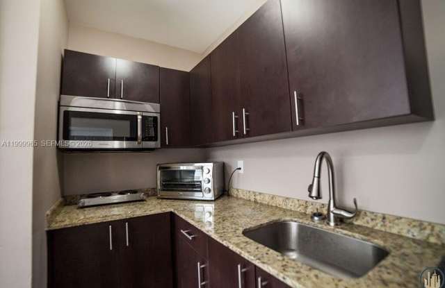 1752 NW 1st St photos photos