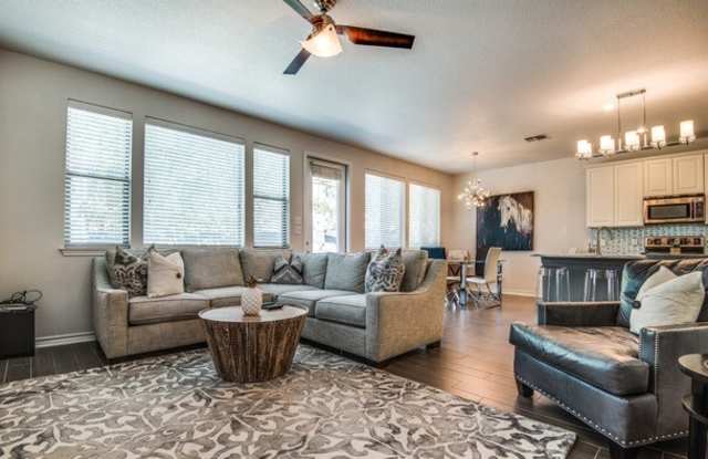 4327 Woodbridge Way Gallery 4