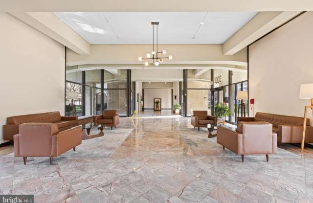 300 M Street SW Gallery 2