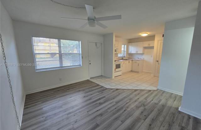 5186 NE 6th Ave photos photos