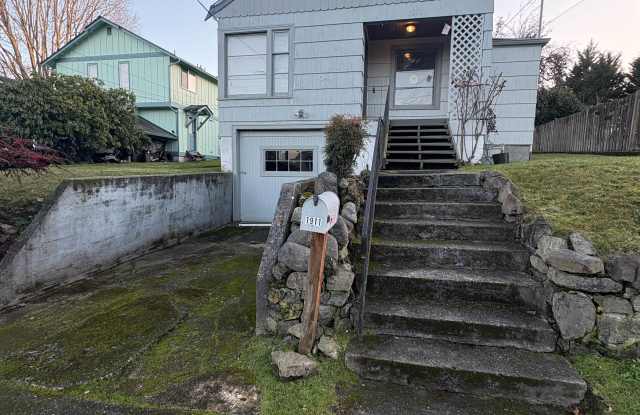 1911 8th St - 1911 8th Street, Bremerton, WA 98337