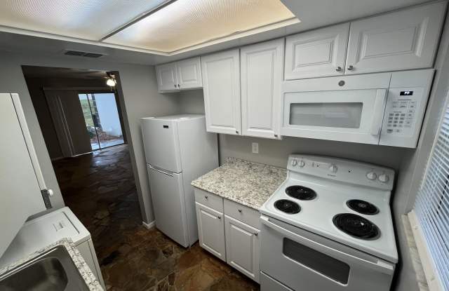 2405 Southeast 16th Avenue photos photos