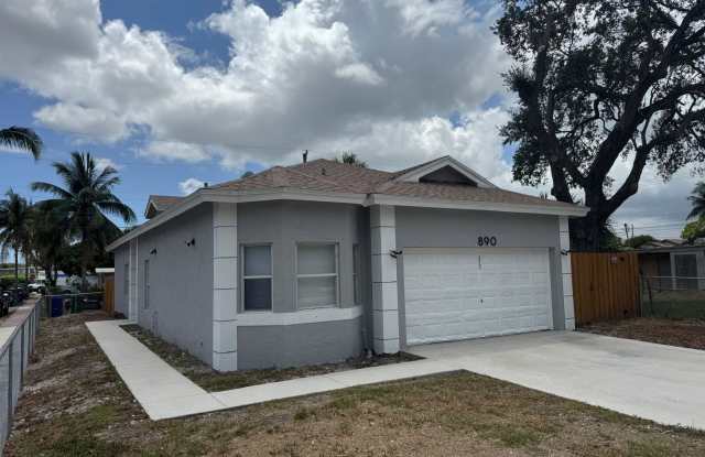 890 Northwest 25th Avenue photos photos