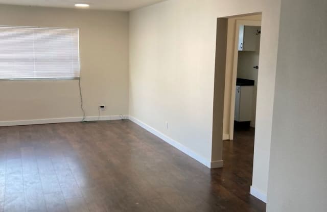 Spacious Multi-Level Apartment in the Heart of Creswell photos photos