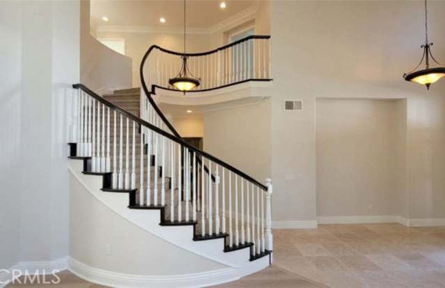 52 Clermont Gallery 2