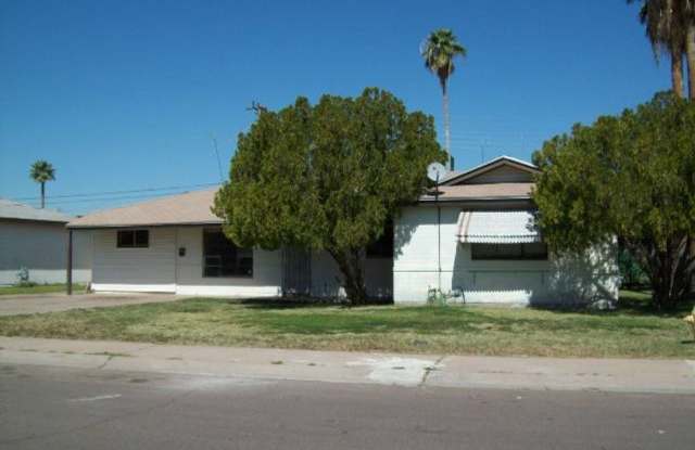 Spacious 5 Bedroom Tempe Home with Bonus Living Areas photos photos