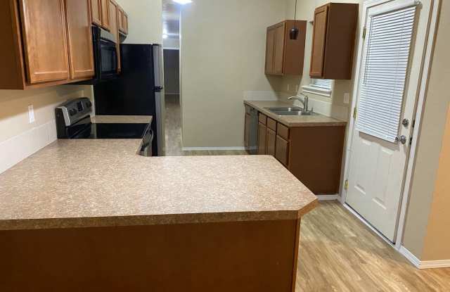 Spacious 3BR Townhome in Spokane photos photos