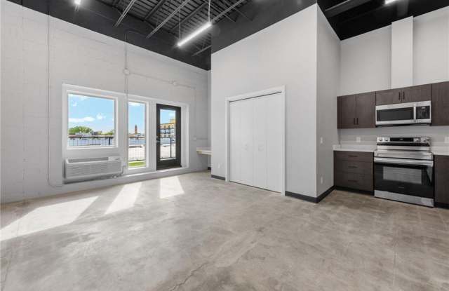 801 SE 9th Street Gallery 4