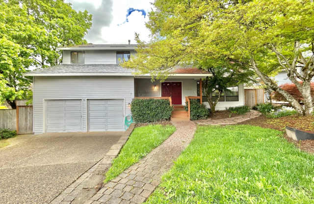 Large 4 Bed, 2.5 Bath House! Landscaping Included! photos photos