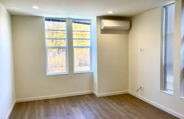 Modern 3BR/2BA Townhome in Bryant Near U Village & Burke-Gilman Trail Gallery 4