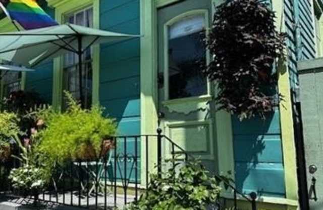 2425 ROYAL Street photos photos