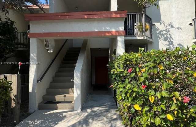 5533 Courtyard Dr - 5533 Courtyard Drive, Margate, FL 33063