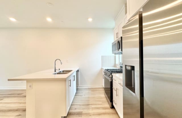 Beautiful 1Bd/1.5Ba with mini loft Available In Placentia! photos photos