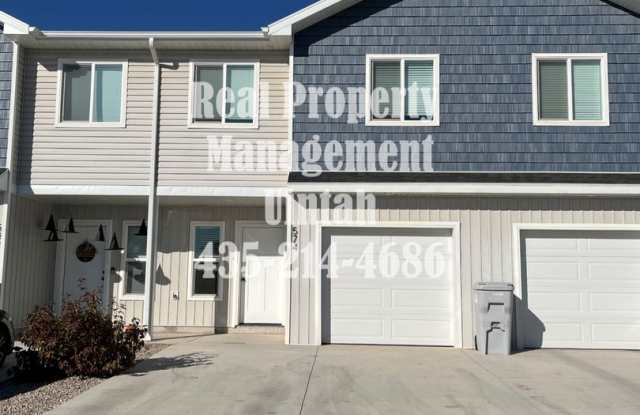 Cozy 3 Bedroom 2 1/2 Bath Townhome. Gallery 1