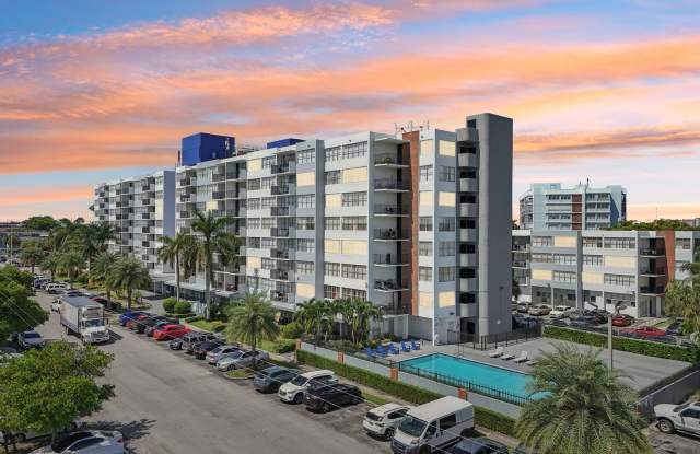 Grand Island Square - 3 Miles to Aventura Mall photos photos