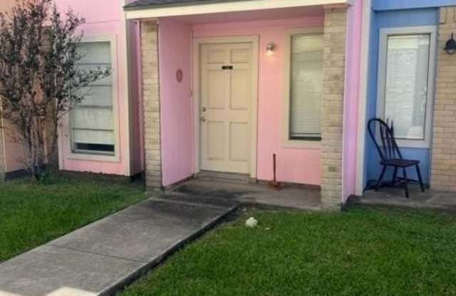 6702 Everhart unit: V105 photos photos