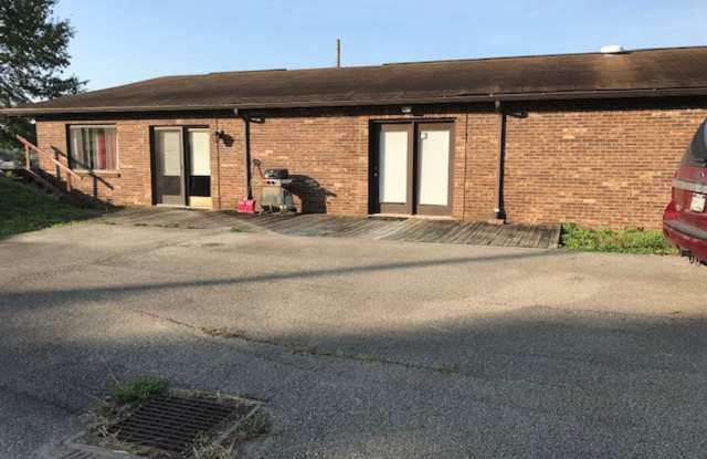 One Bedroom ground level apartment in Evans City area photos photos