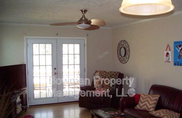 132 Oxford Ct Gallery 3