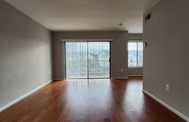 6918 HANOVER PARKWAY Gallery 3