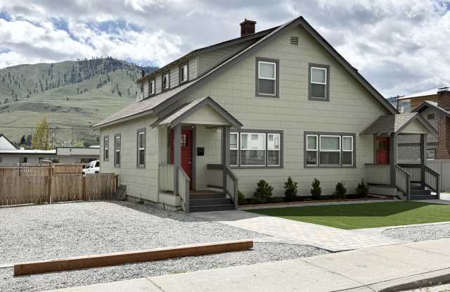 220 E Chelan Ave photos photos