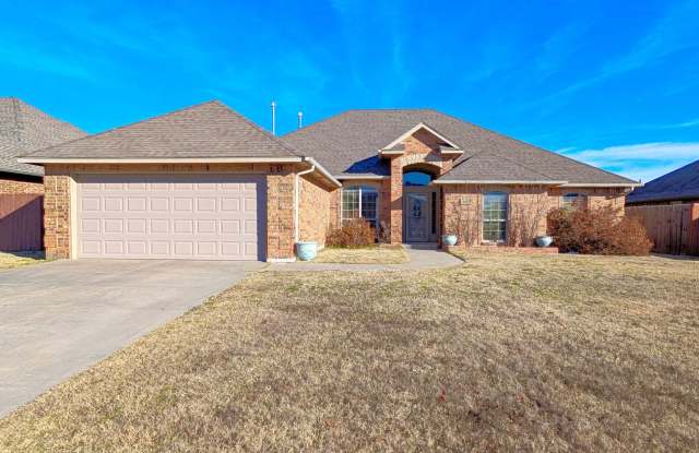 Huge 4 Bed/3 Bath in Moore Schools photos photos