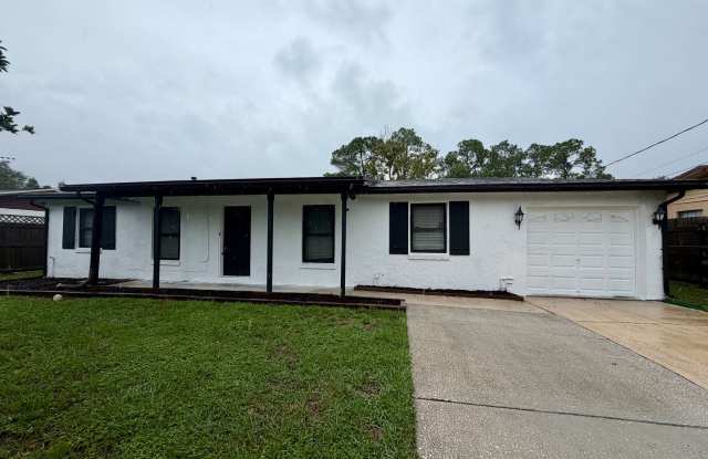 Three bedroom home in convenient location! Gallery 1