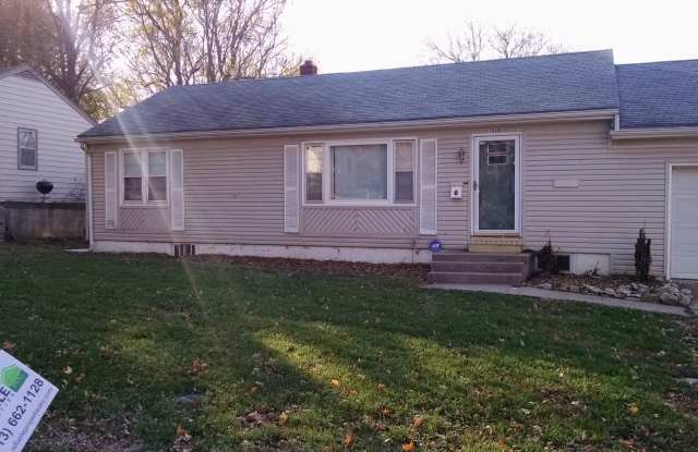 7830 Donnelly Ave - 7830 Donnelly Avenue, Kansas City, MO 64138