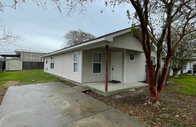 310 N Johnson St - 310 North Johnson Street, Sulphur, LA 70663