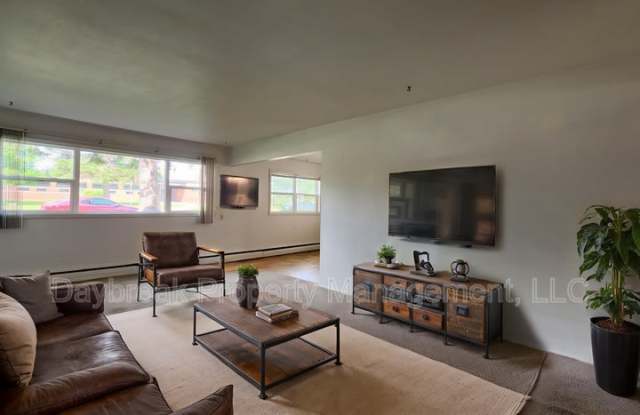 2913 8th Street North - 2 photos photos