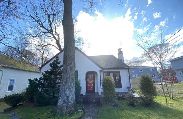 208 Woodcrest Road - 208 Woodcrest Road, Oakhurst, NJ 07755