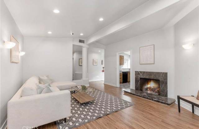 9348 Tujunga Canyon Gallery 4