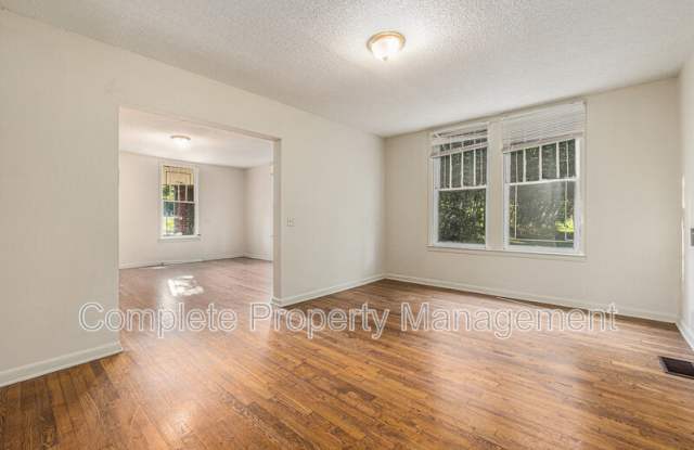 104 Henley Street Gallery 4