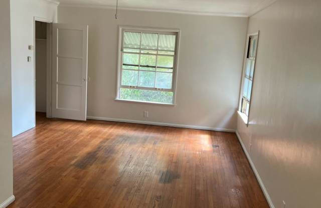 Bright, Light  Airy Huge Corner Home photos photos