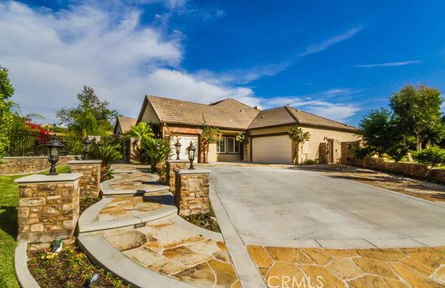 19244 Falabella Lane Gallery 4