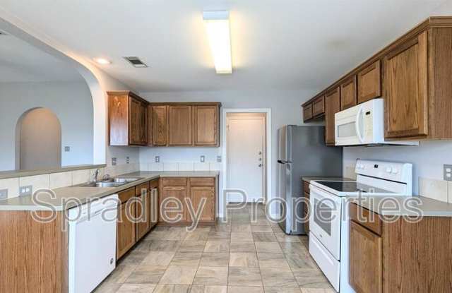 1124 Westbury Gallery 3