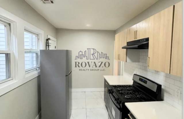 158 Sanford Street - 158 Sanford Street, East Orange, NJ 07018