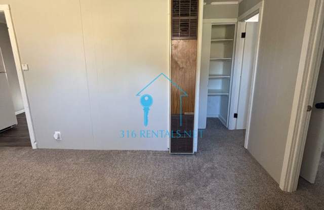 Two bed one bath duplex for rent NOW! Gallery 3