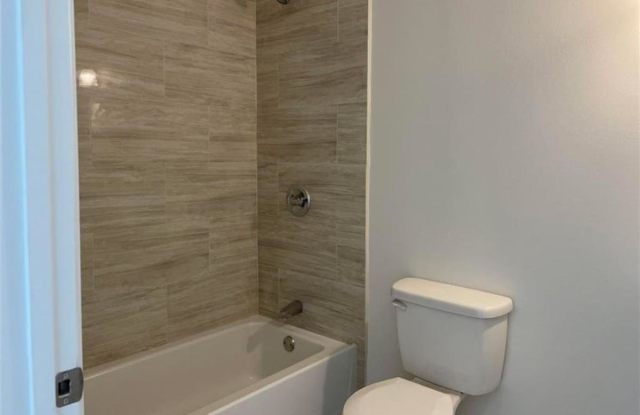 3220 South I 10 Service Road West - 3220 South I-10 Service Road West, Metairie, LA 70001