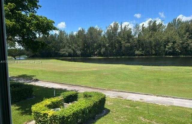 900 SW 125th Way photos photos