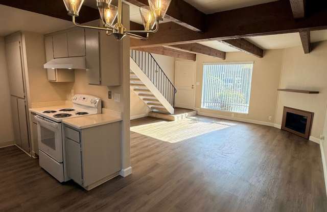 AVAILABLE NOW! Charming and Spacious Townhouse in Great Midtown Location! photos photos