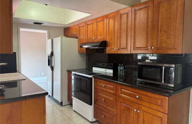 5691 SW 1st Street, Plantation, FL 33317 - 3557 Gallery 4