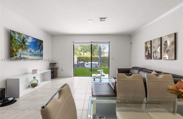 10972 SW 235th Ln Gallery 2