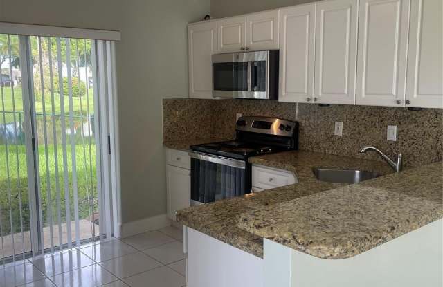 1810 SW 114th Terrace Gallery 4